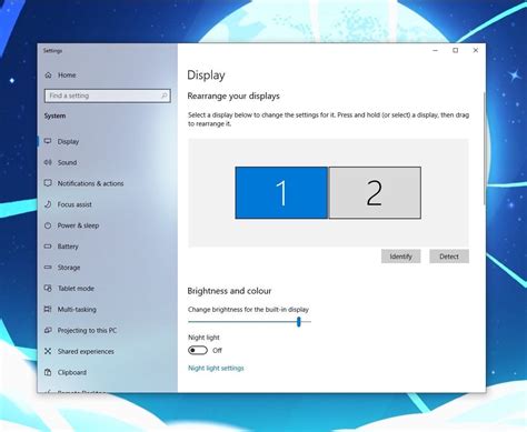 I have windows 10 and using two display screens. . Windows 10 multiple displays stuck on show only on 1